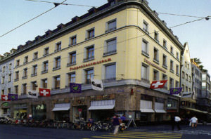 Музеи мишек Тедди "В Базеле в Швейцарии"
