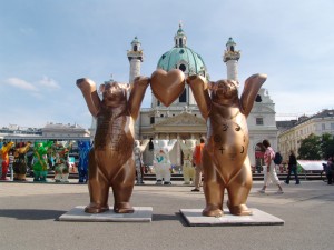 The_Golden_Buddy_Bears_in_Vienna